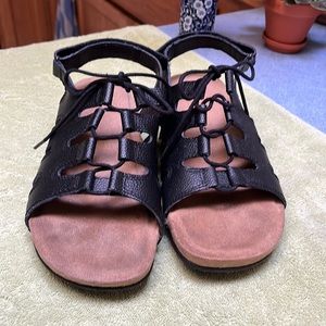 Cobbie Cuddlers Mazie Black Lace-Up Sandals 8.5